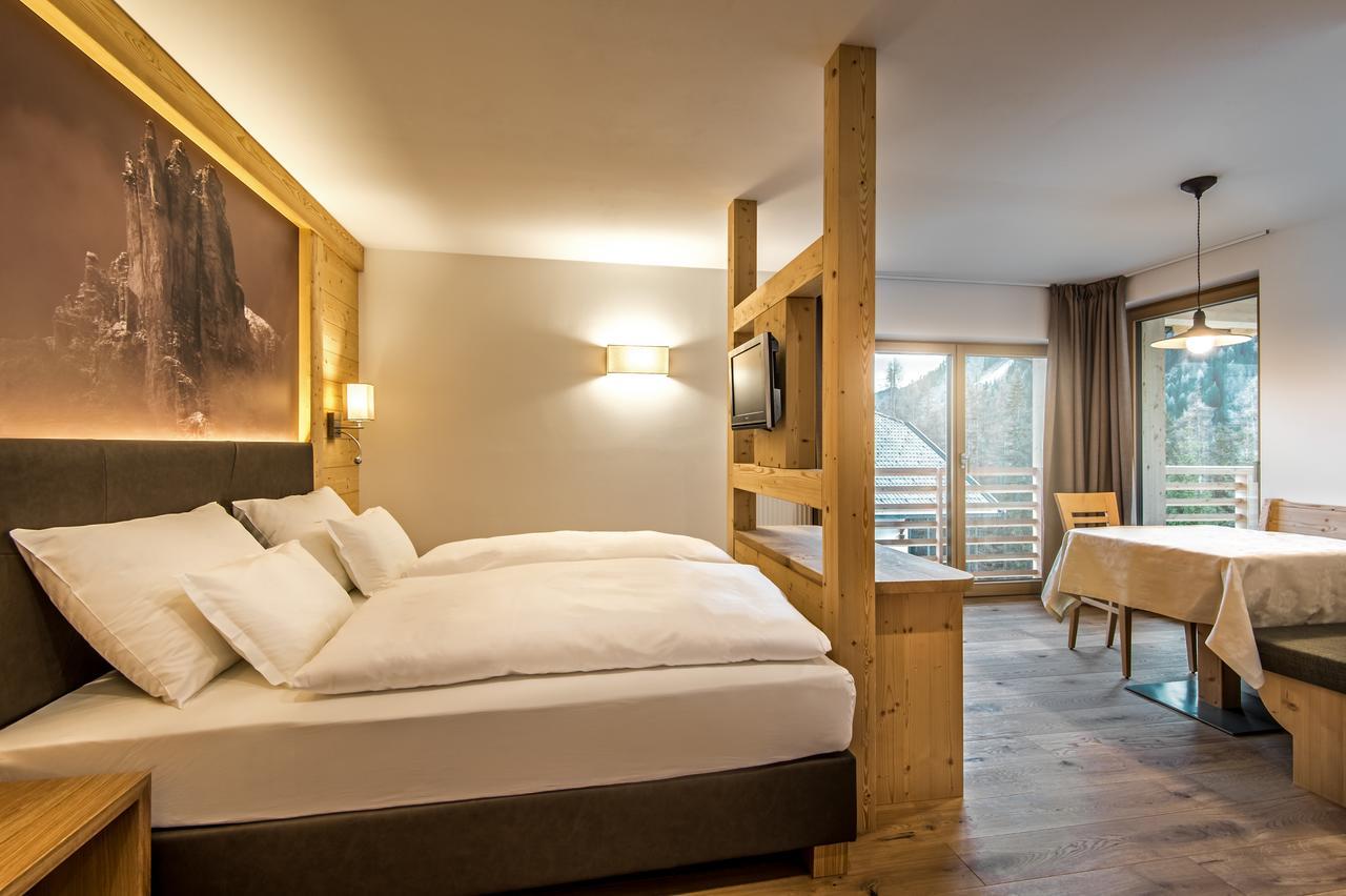 Garni Larix Hotel Colfosco Exterior photo