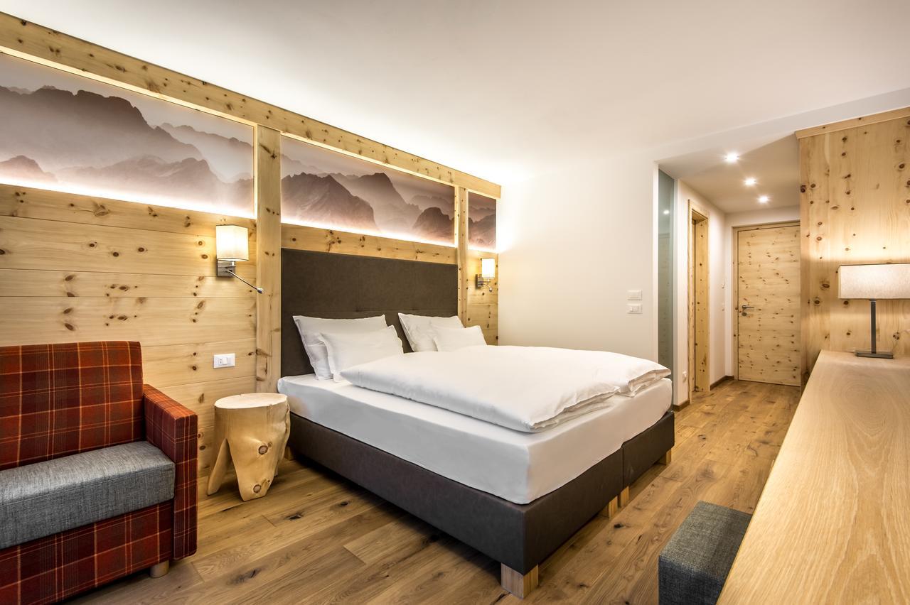 Garni Larix Hotel Colfosco Exterior photo